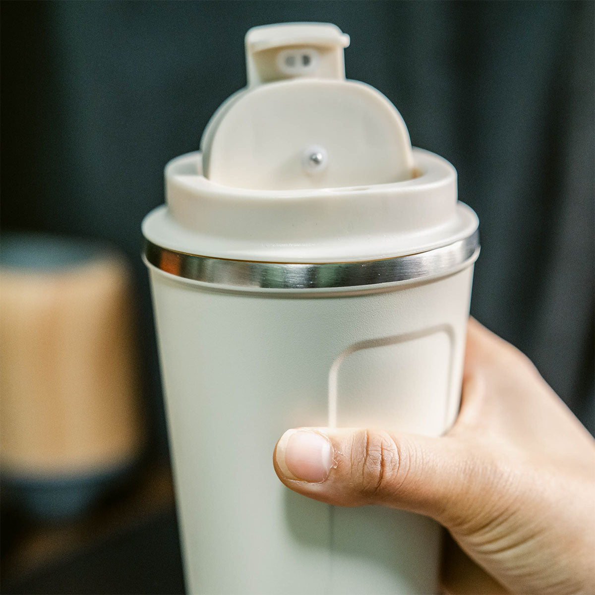 Smart Mug with Temperature Display Lid