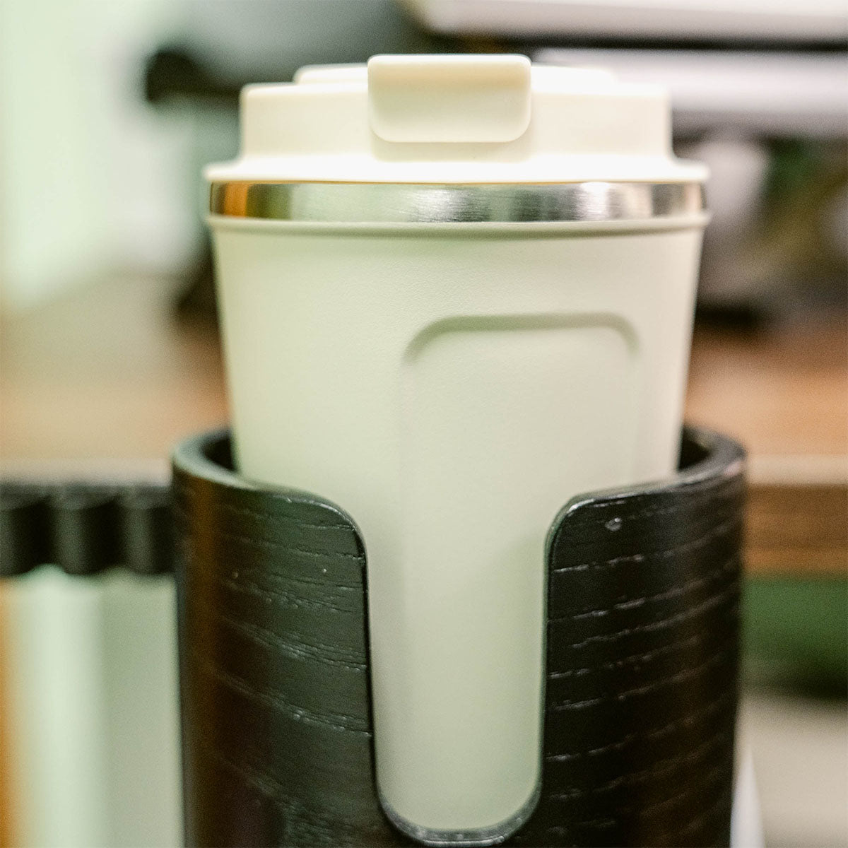 Smart Mug with Temperature Display Lid